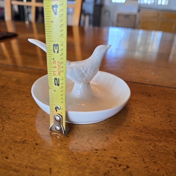 Porcelain dove ring holder - Picture 3 of 7